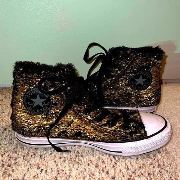 ⚜️ Gold Fuzzy Converse - Picture 5 of 5